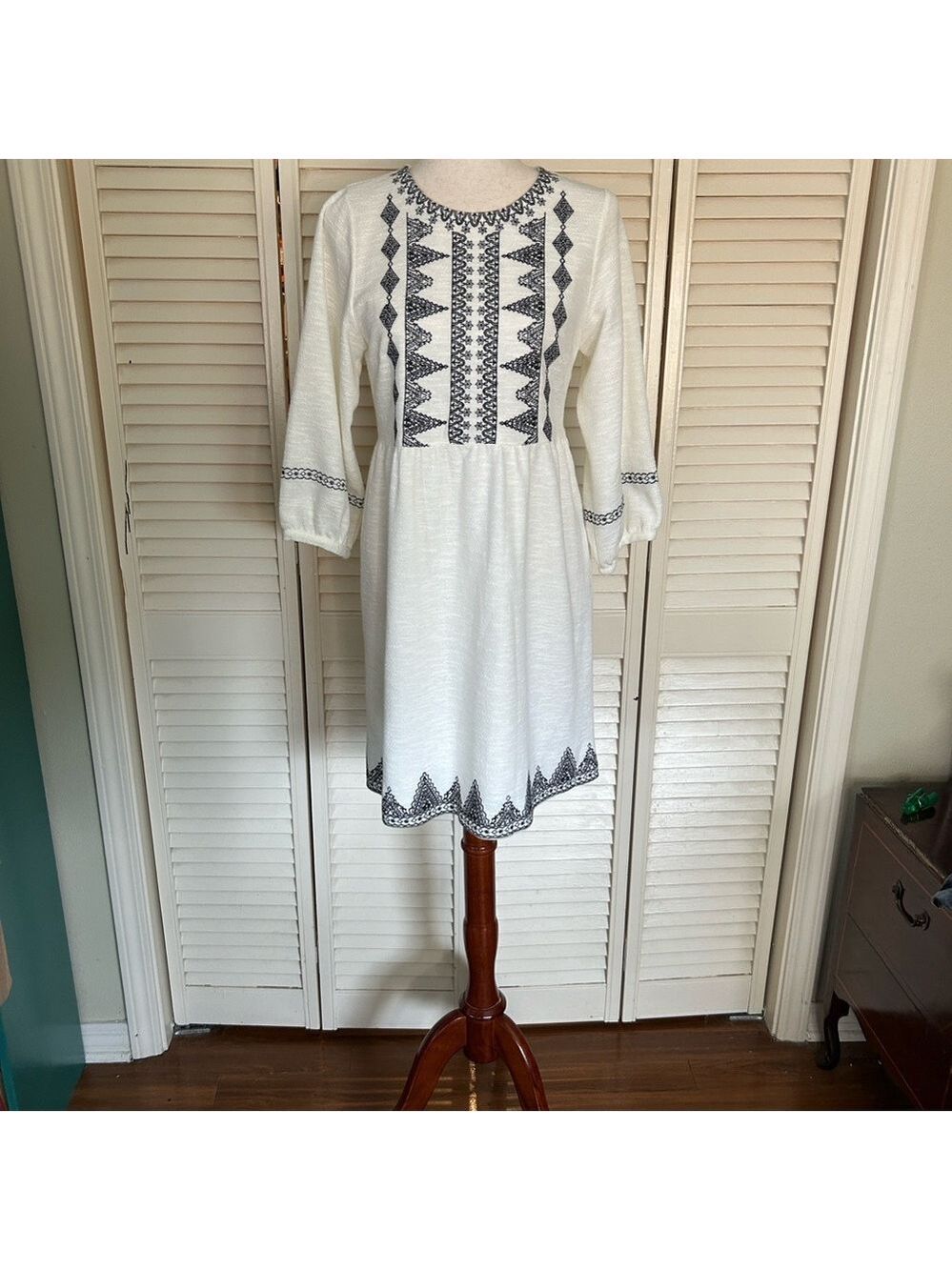 Joy Joy White Dress with Black Embroidered Panels - Picture 3 of 8